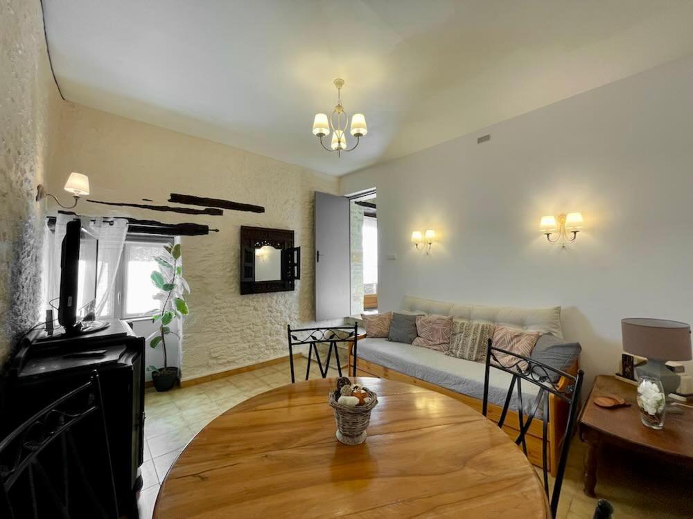 Holiday home Le Clos De La Musardise - De Charme Avec Piscine Chauffee Salignac Eyvigues